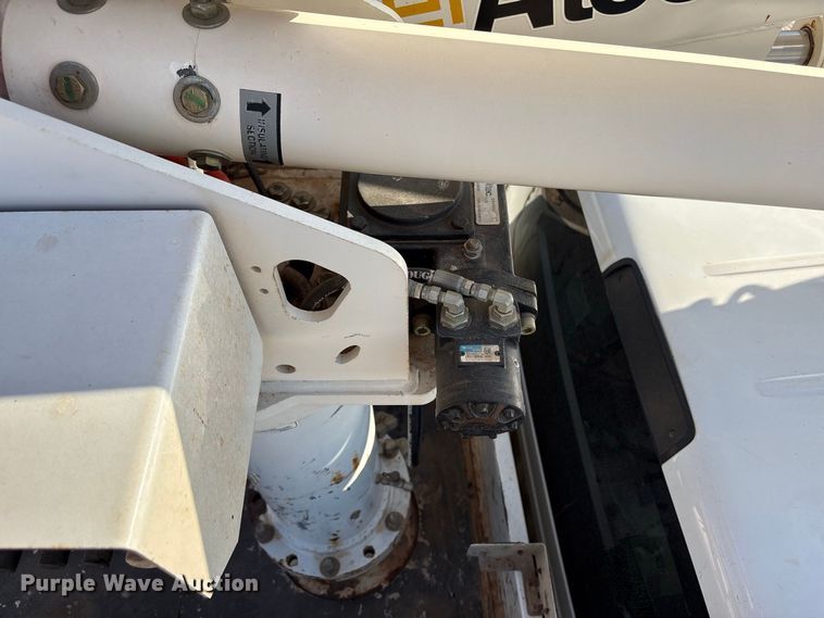 image for item EX0032 2014 RAM 5500 Crew Cab bucket truck