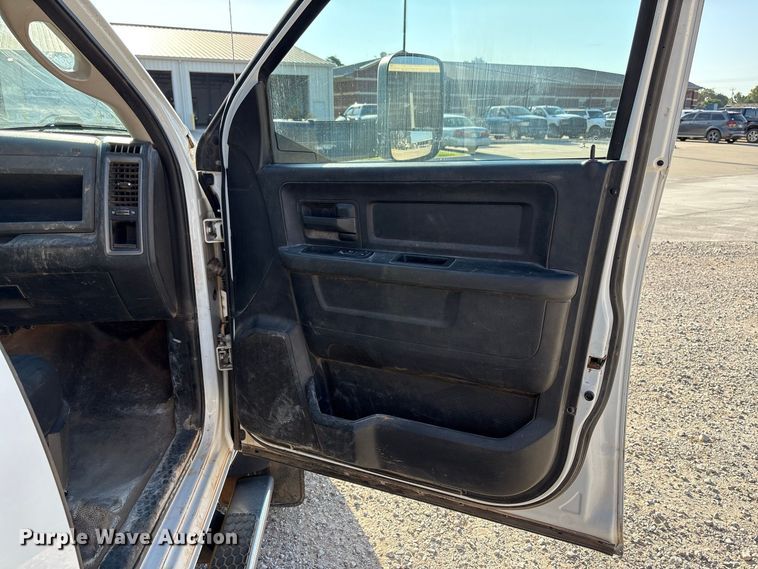 image for item EX0032 2014 RAM 5500 Crew Cab bucket truck
