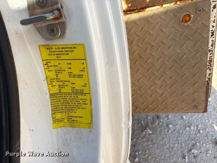 image for item EX0032 2014 RAM 5500 Crew Cab bucket truck