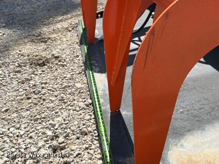 image for item EX2710 Pabreak skid steer grapple bucket