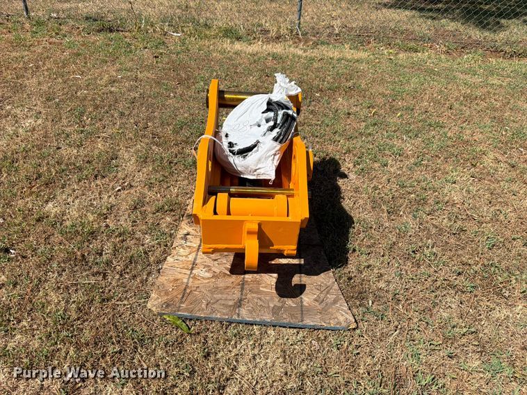 image for item EX4281 2026 GIYI K320 excavator quick attach