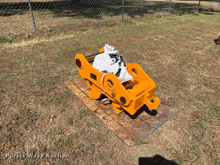 image for item EX4281 2026 GIYI K320 excavator quick attach