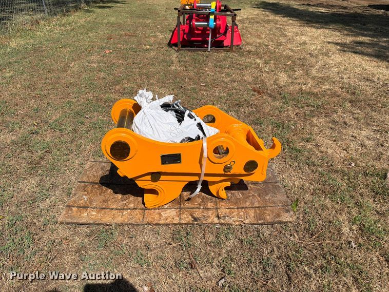 image for item EX4281 2026 GIYI K320 excavator quick attach