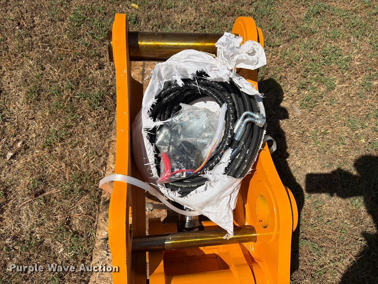 image for item EX4281 2026 GIYI K320 excavator quick attach