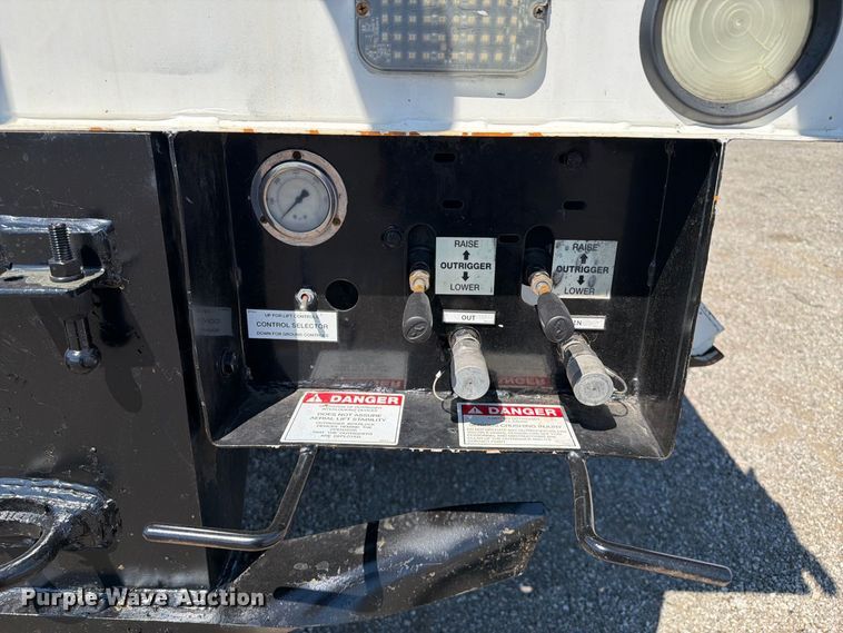 image for item FB5075 2013 Freightliner Business Class M2 bucket truck