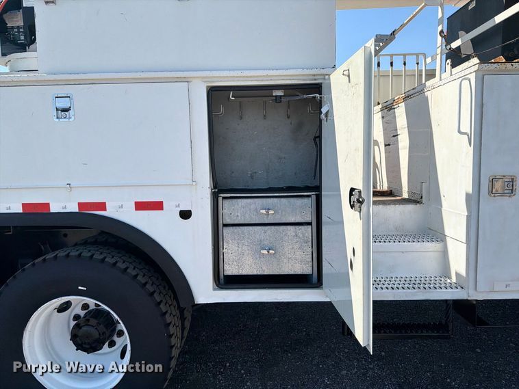 image for item FB5075 2013 Freightliner Business Class M2 bucket truck