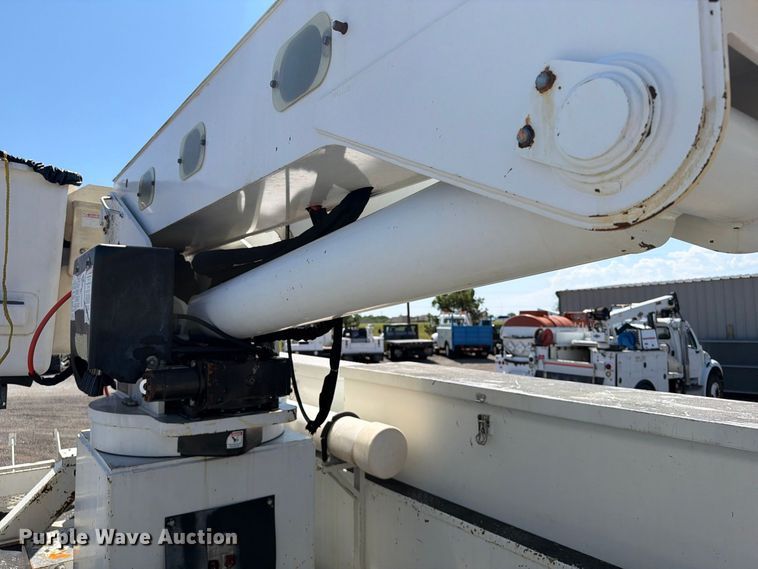 image for item FB5075 2013 Freightliner Business Class M2 bucket truck