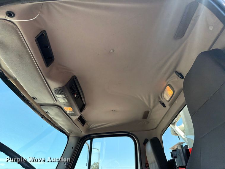 image for item FB5075 2013 Freightliner Business Class M2 bucket truck