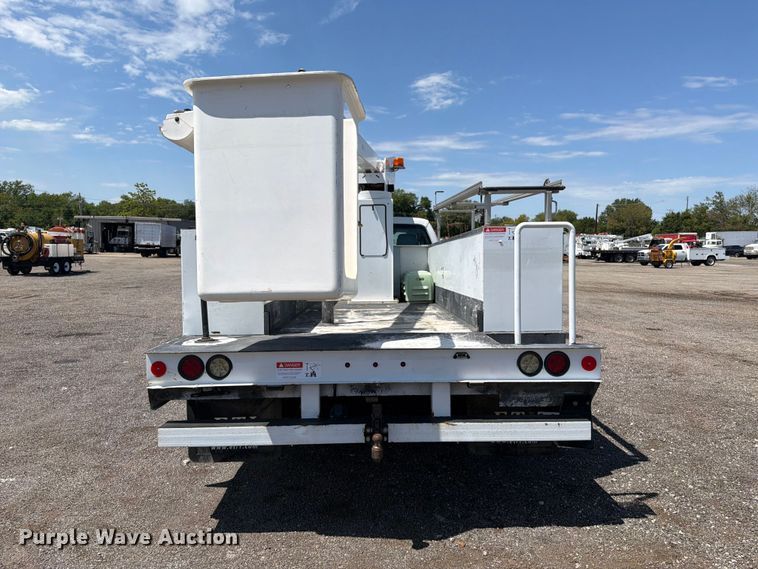 image for item FB5088 2011 Ford F450 Super Duty bucket truck