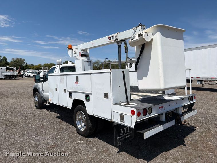 image for item FB5088 2011 Ford F450 Super Duty bucket truck