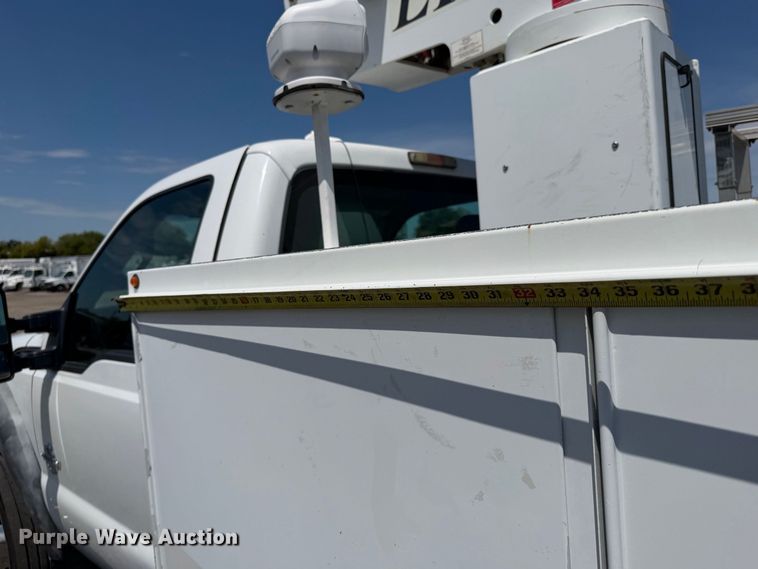 image for item FB5088 2011 Ford F450 Super Duty bucket truck