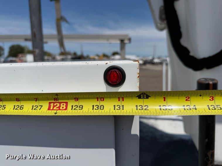 image for item FB5088 2011 Ford F450 Super Duty bucket truck