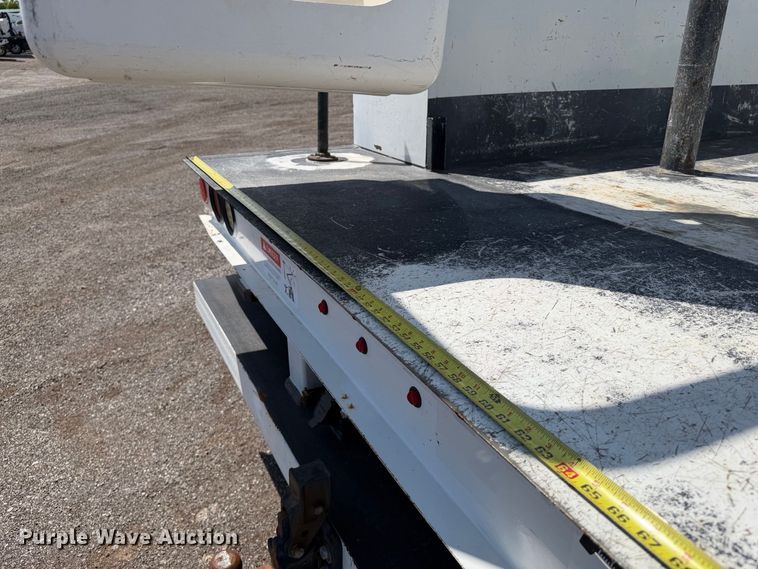 image for item FB5088 2011 Ford F450 Super Duty bucket truck