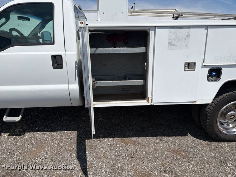 image for item FB5088 2011 Ford F450 Super Duty bucket truck