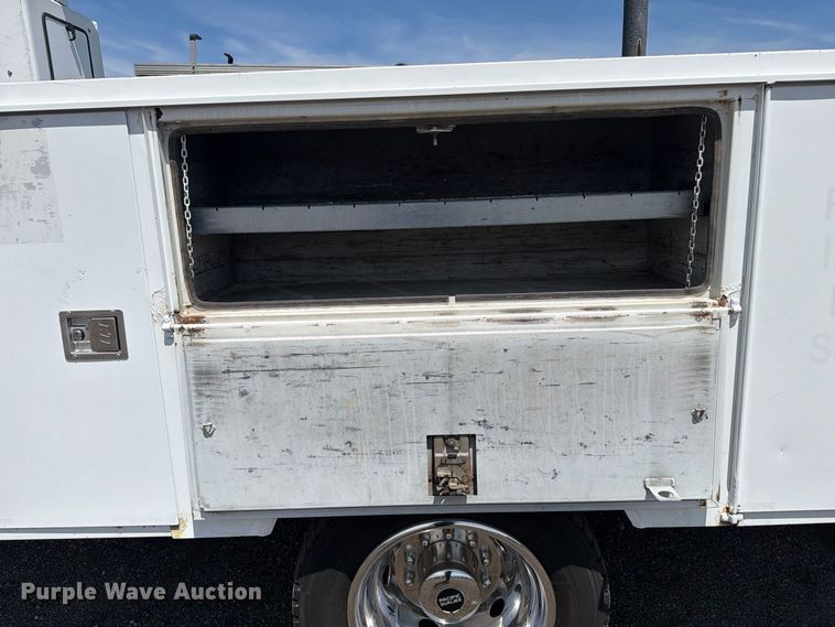 image for item FB5088 2011 Ford F450 Super Duty bucket truck