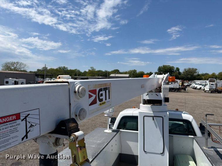 image for item FB5088 2011 Ford F450 Super Duty bucket truck