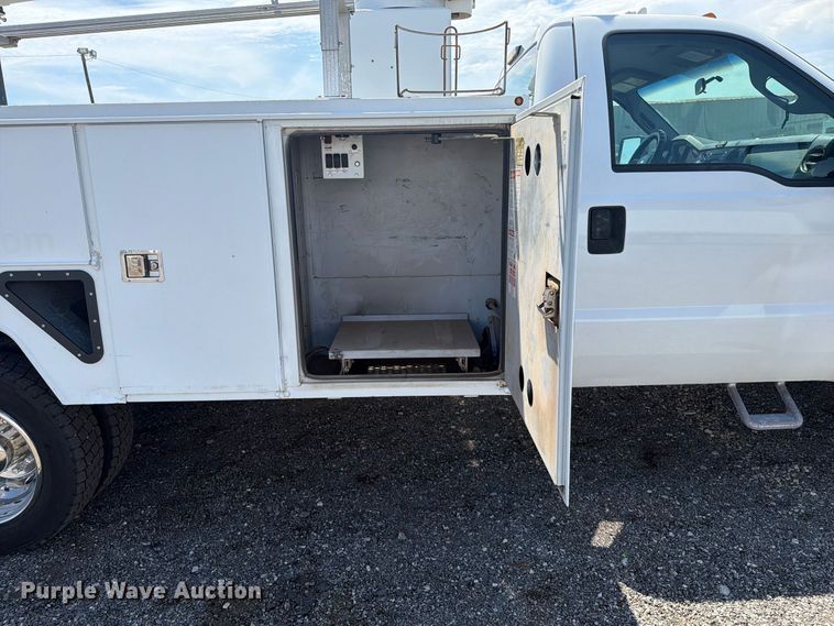 image for item FB5088 2011 Ford F450 Super Duty bucket truck