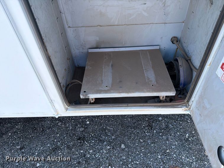 image for item FB5088 2011 Ford F450 Super Duty bucket truck