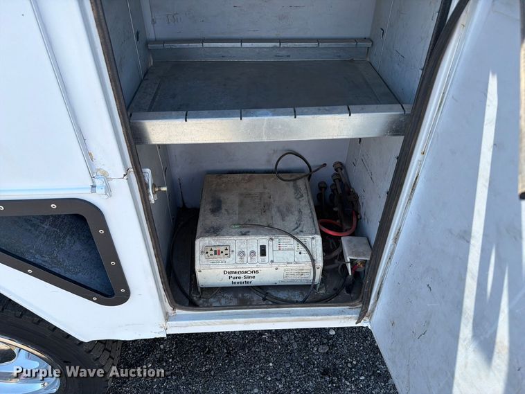 image for item FB5088 2011 Ford F450 Super Duty bucket truck