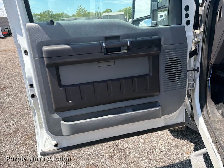 image for item FB5088 2011 Ford F450 Super Duty bucket truck