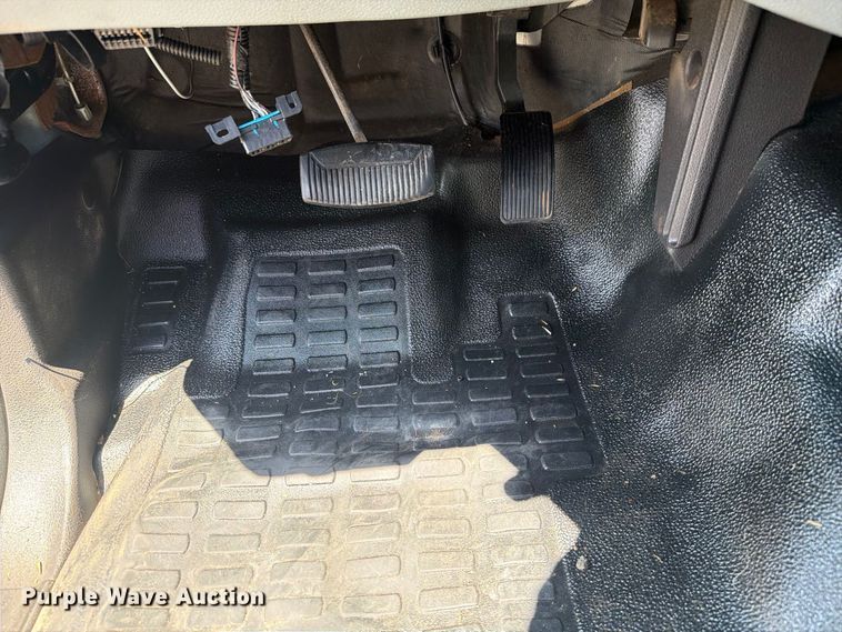 image for item FB5088 2011 Ford F450 Super Duty bucket truck