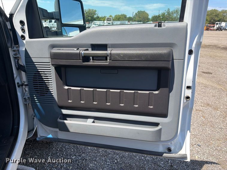image for item FB5088 2011 Ford F450 Super Duty bucket truck
