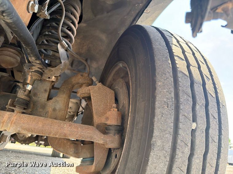 image for item FB5088 2011 Ford F450 Super Duty bucket truck