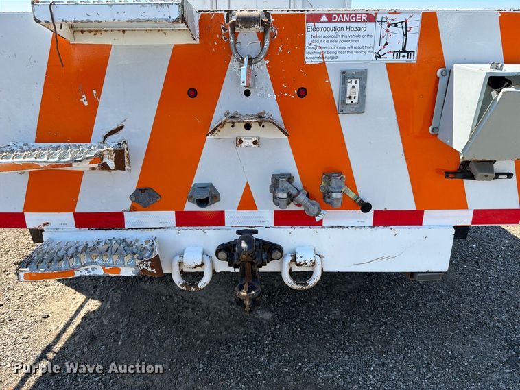 image for item FB5092 2015 Freightliner 114SD crane truck