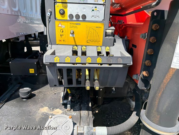 image for item FB5092 2015 Freightliner 114SD crane truck