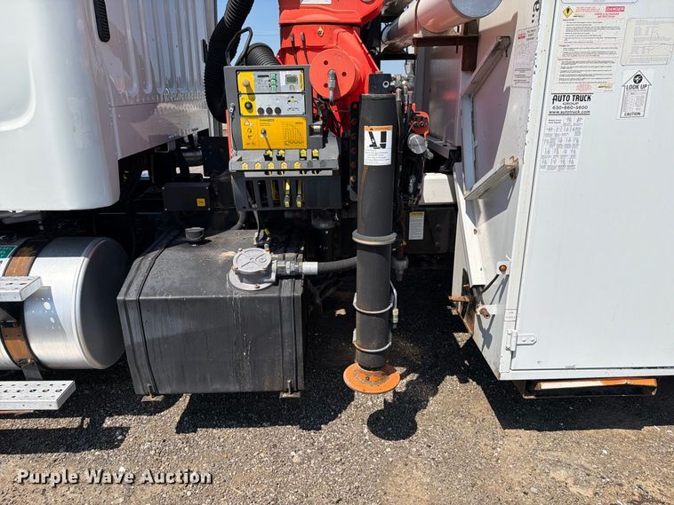 image for item FB5092 2015 Freightliner 114SD crane truck