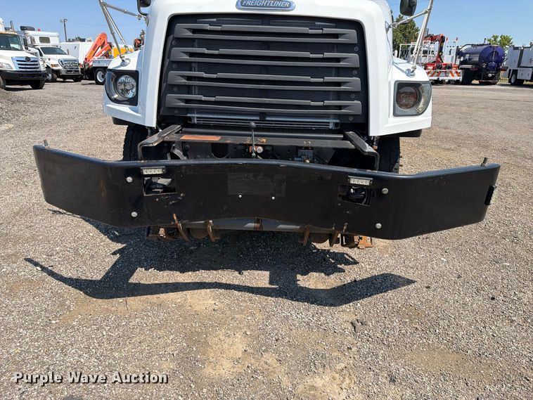 image for item FB5092 2015 Freightliner 114SD crane truck