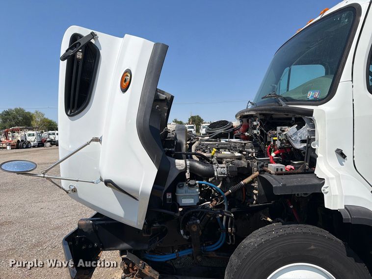 image for item FB5092 2015 Freightliner 114SD crane truck
