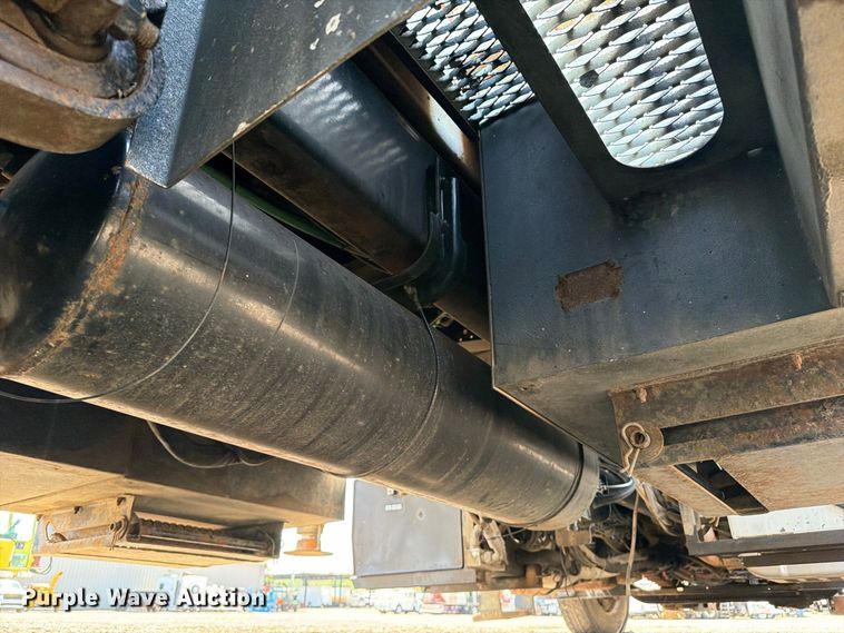 image for item FB5092 2015 Freightliner 114SD crane truck