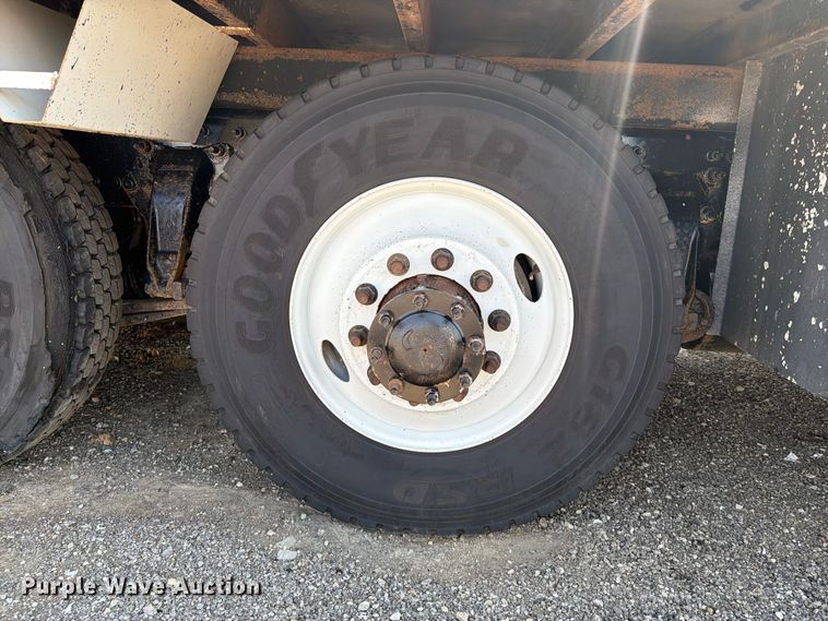 image for item FB5092 2015 Freightliner 114SD crane truck