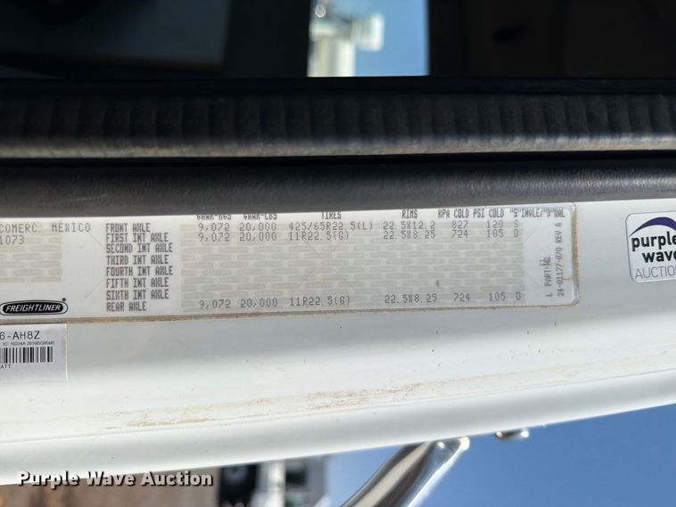 image for item FB5092 2015 Freightliner 114SD crane truck