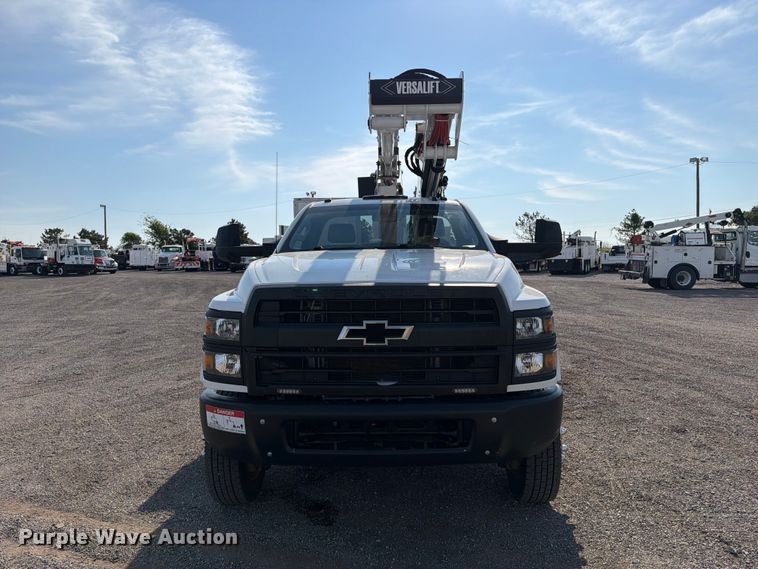 image for item FB5093 2022 Chevrolet Silverado 5500HD bucket truck
