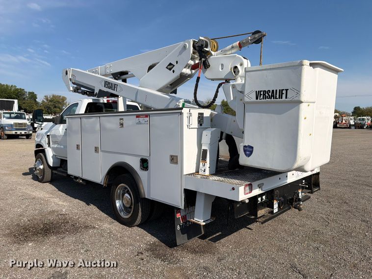 image for item FB5093 2022 Chevrolet Silverado 5500HD bucket truck