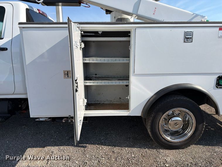 image for item FB5093 2022 Chevrolet Silverado 5500HD bucket truck