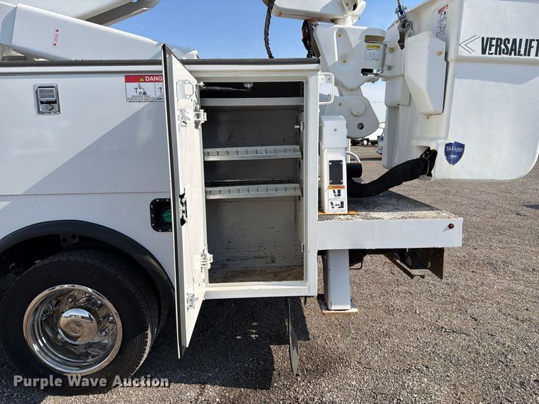 image for item FB5093 2022 Chevrolet Silverado 5500HD bucket truck
