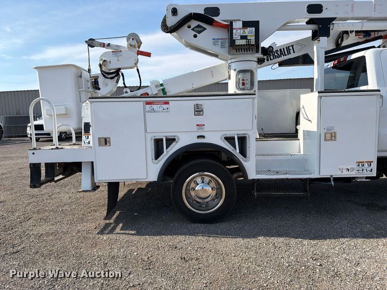 image for item FB5093 2022 Chevrolet Silverado 5500HD bucket truck