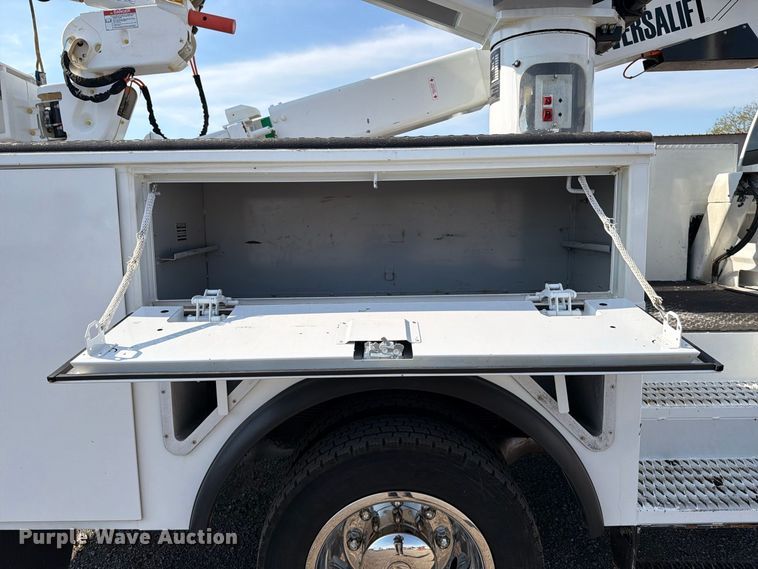 image for item FB5093 2022 Chevrolet Silverado 5500HD bucket truck