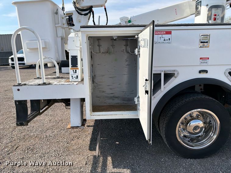 image for item FB5093 2022 Chevrolet Silverado 5500HD bucket truck