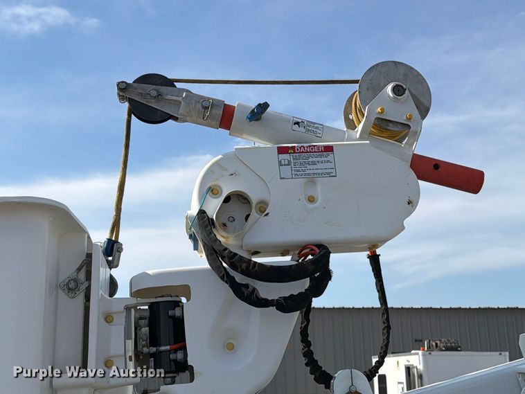 image for item FB5093 2022 Chevrolet Silverado 5500HD bucket truck