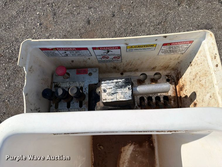 image for item FB5093 2022 Chevrolet Silverado 5500HD bucket truck