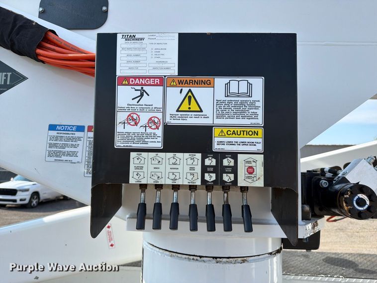 image for item FB5093 2022 Chevrolet Silverado 5500HD bucket truck