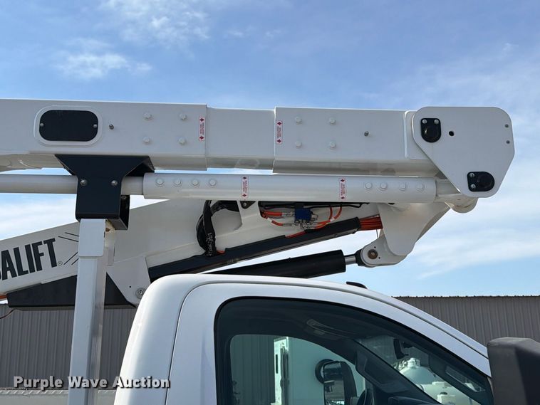 image for item FB5093 2022 Chevrolet Silverado 5500HD bucket truck