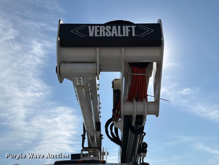 image for item FB5093 2022 Chevrolet Silverado 5500HD bucket truck