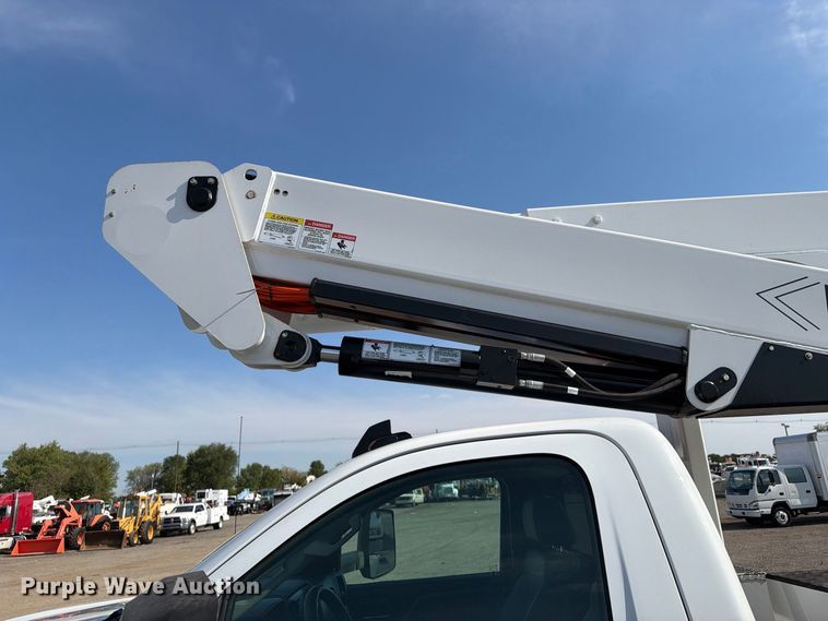 image for item FB5093 2022 Chevrolet Silverado 5500HD bucket truck