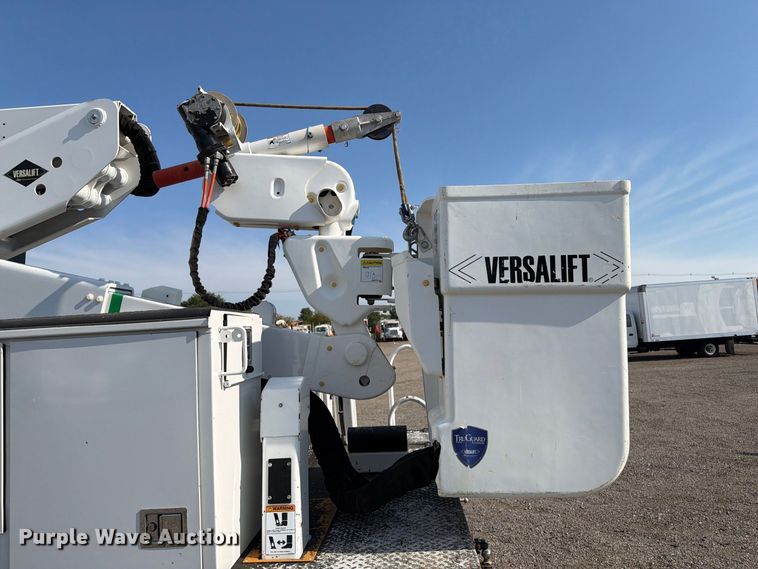 image for item FB5093 2022 Chevrolet Silverado 5500HD bucket truck