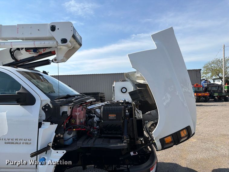 image for item FB5093 2022 Chevrolet Silverado 5500HD bucket truck